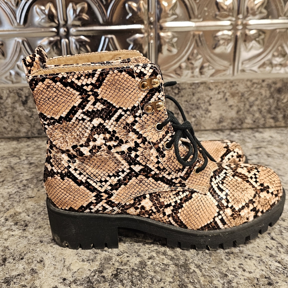 Lulu's Women's Faux LaceUp Snakeskin Brown/Black Chunky Boots Size 7.5